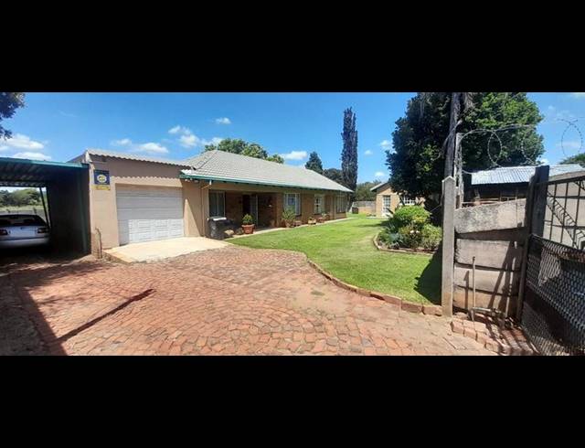 4 BEDROOM HOUSE FOR SALE IN MOUNTAIN VIEW